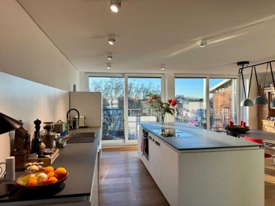 Einzigartiges Maisonette-Penthouse mit fünfeinhalb Zimmern & zwei Balkonen in Düsseldorf