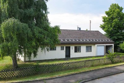 Wohnen auf einer Ebene • Bungalow mit Weitblick und großem Garten