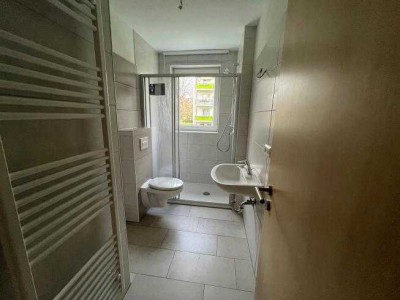 Modern sanierte 3-Raum-Wohnung im Erdgeschoss, gepflegter Altbau!