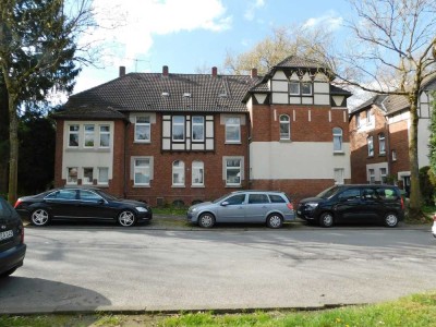 Großzügige Familienwohnung in schöner Lage! Einzugsbereit neu renoviert für Sie !