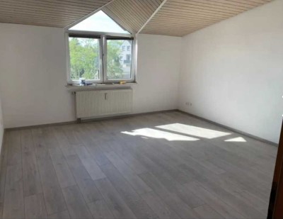 Exklusive 2-Zimmer-Wohnung mit gehobener Innenausstattung in Köln Eil