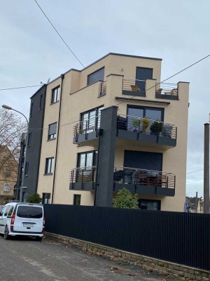 Tolle 4-Zimmer-Penthouse-Wohnung mit gehobener Innenausstattung mit großem Balkon in Koblenz