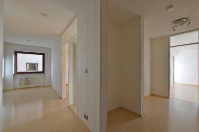 Geräumige, vermietete 3,5 Zimmer Wohnung sucht neuen Eigentümer oder Kapitalanleger!