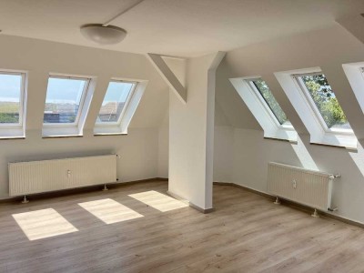 Freies WG-Zimmer im Dachgeschoss frei!