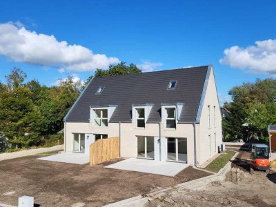 Doppelhaushälfte in exklusiver Waldrandlage