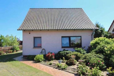 Einfamilienhaus plus Einliegerwohnung im Nebengelaß - 10 Gehminuten zum Stettiner Haff