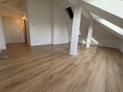 Gepflegte 2-Zimmer Dachgeschosswohnung in Nürnberg-Schoppershof