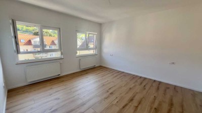 *Provisionsfrei* Helle, modernisierte 3-Zimmer-Wohnung – sofort bezugsfrei!