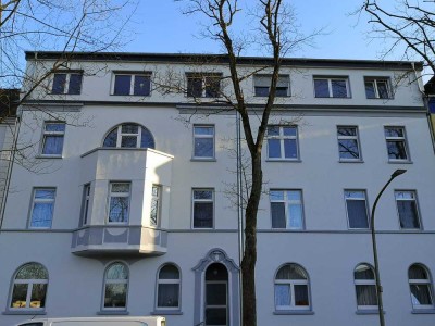 Prov.-frei Duisburg Süd – Großenbaum, Neubauwohnung (3. OG) mit Loggia, ca. 100 qm, zentral & ruhig