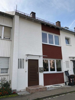 Schönes Haus mit fünf Zimmern neben Zentralklinikum, Neusäß