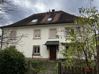 Ehem. Pfarrhaus Herten mit Wohnungen und Büros im Bieterverfahren und Erbbaurecht zu verkaufen