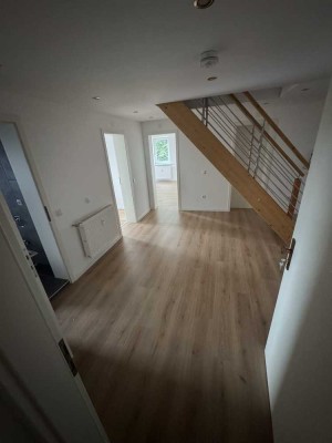 Helle 2-Zimmer Wohnung in Wüstenbrand