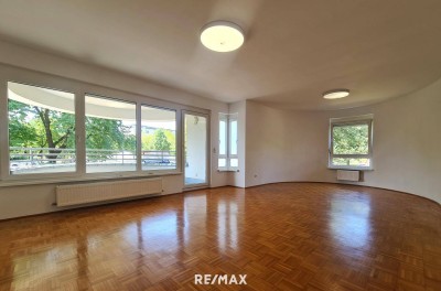 Lichtdurchflutete, großzügige Eigentumswohnung mit Tiefgaragenplatz