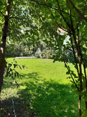 Geschmackvolle,renovierte 2-Zimmer-EG-Wohnung Zentral in Zuffenhausen, mit Terasse & Gartennutzung