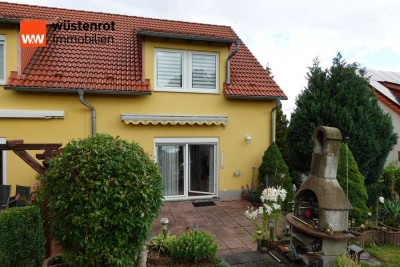 Familientraum mit Garten, Weitblick, Garage und viel Platz zum Leben und Arbeiten