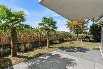 Naturnah wohnen: Moderne Erdgeschosswohnung mit kleinem Garten, zwei Terrassen und viel Licht