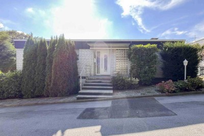Freistehendes Einfamilienhaus mit separater Einliegerwohnung von 60 qm, schöne ruhige Lage