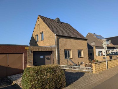 Freistehendes Einfamilienhaus mit großem Garten in Düsseldorf Unterrath