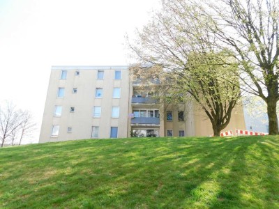 Gemütliche 3-Zi.-EG-Whg. mit neuem Boden und sonniger Loggia