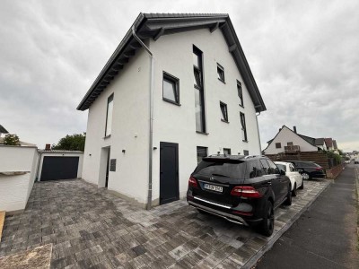 Ihr neues Zuhause: Eleganz & Weitblick im großzügigen Zweifamilienhaus