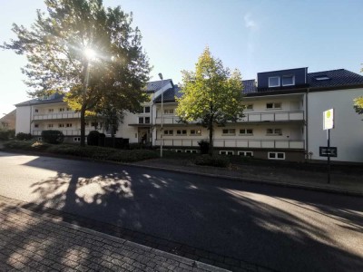 Teilrenovierte 2 1/2 Z.-Whg. (K/D/B) mit Balkon in Südlage, am Berg Nacken