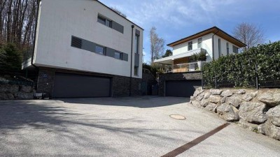 Modernes Ensemble (2 Villen - eine mit Lift) ideal für Mehrgenerationenfamilie in selten schöner Lage - Stadtrand Süd