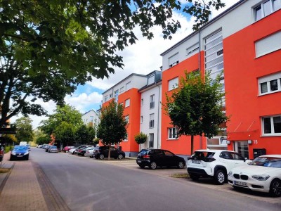 Blick ins Grüne, ruhige Süd-Lage, moderne 3ZK-2Bäder, Südbalkon, Aufzug, Carport, barrierefrei