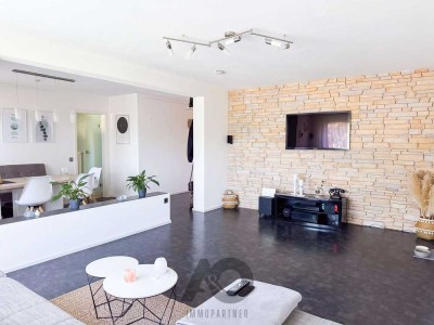 Moderne 2,5-Zimmer-Erdgeschosswohnung mit Balkon und Außenstellplatz in ruhiger Lage von Neuffen
