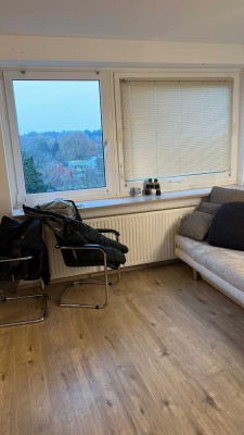Stilvolle, vollständig renovierte 2-Zimmer-Wohnung mit EBK in Bremerhaven