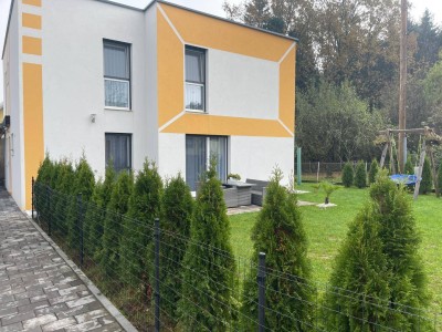 OSTERAKTION für 2 WOCHEN: PROVISIONSFREI Neuwertiges Einfamilienhaus in guter Lage! 2 Bäder! 5 Zimmer! Kamin!