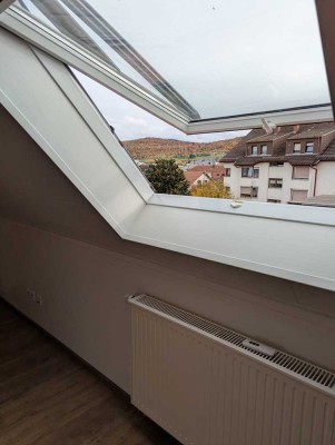 Helle Charmante 2-Zimmer Dachgeschosswohnung in Aalen mit Ausblick in ruhiger Lage