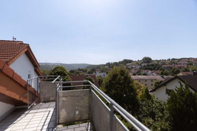 Wohlfühlen über den Dächern – attraktive Dachgeschosswohnung mit Balkon & Aufzug