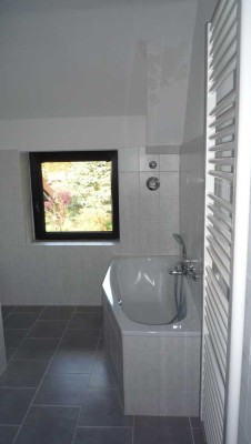Stilvolle, vollständig renovierte 2,5-Zimmer-Dachgeschosswohnung in Hohen Neuendorf