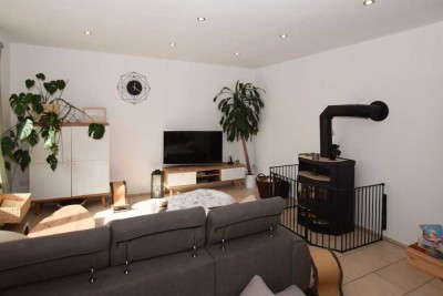 Wohnen wie im eigenen Haus – mit privater Südterrasse und Carport direkt am Haus!