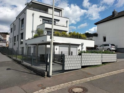 Hochwertige, moderne 3-Zimmerwohnung mit tollem Garten (privat/provisionsfrei)