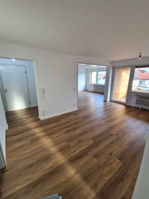 Top renovierte 4,5-Zimmer-Wohnung mit Balkon