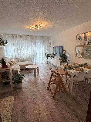 Schöne Einsteigerwohnung mit Balkon und Stellplatz