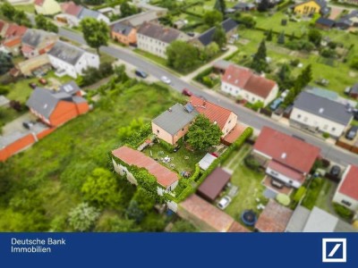 Top Rendite: 7 %+ mit saniertem Zweifamilienhaus im Grünen