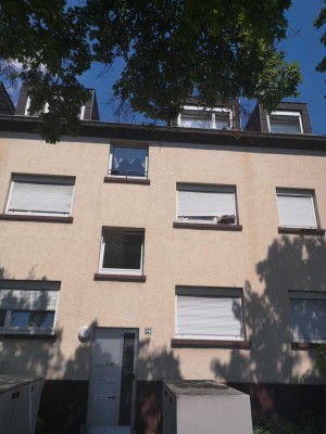 Mönchwörthstr. 36 \ Dachgeschoss \ Obj. rechts