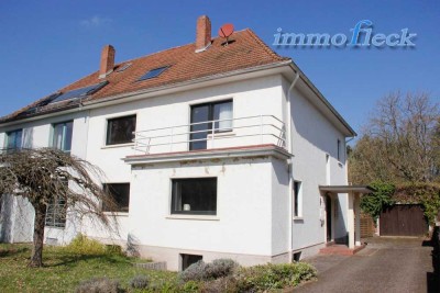 Geräumige, preiswerte 9-Zimmer-Doppelhaushälfte mit gehobener Innenausstattung in Bexbach