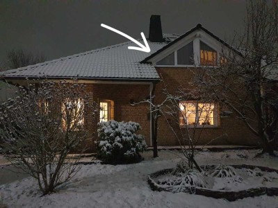 Helle 2-Zimmer-Dachgeschoss-Wohnung mit Einbauküche, Erstbezug nach Sanierung in Hamm (Sieg)