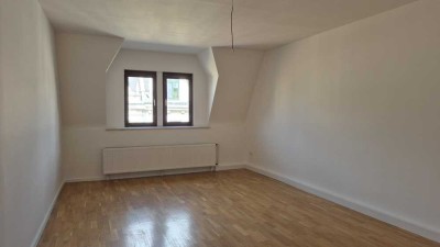 Sonnige, ruhige  2-Zimmer-Wohnung im Waldstraßenviertel