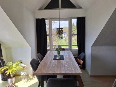 Moderne 4-Zimmer-DG-Wohnung mit 2 Balkonen