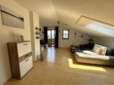 Dachgeschosswohnung mit Seeblick + Balkon - zur Zwischenmiete für 1 Jahr