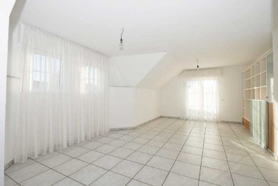 Helle 2-Zimmer Dachgeschosswohnung mit Balkon in Bad Honnef