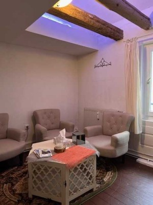 Voll möblierte kleine 2-Zimmer-Wohnung mit Mini-Küche in Rüdesheim