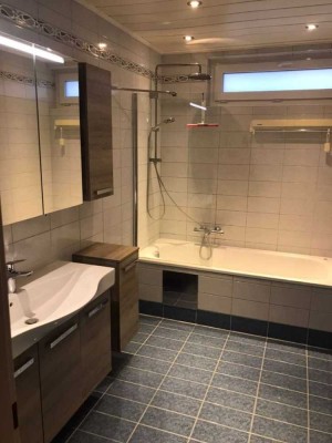 Schöne und modernisierte 3-Raum-Wohnung mit Balkon und EBK in Wiehl