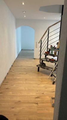 Erstbezug nach Sanierung. Stilvolle 2,5-Zimmer-Wohnung über 2 Etagen in Krefeld