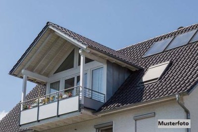 Einfamilienhaus mit Garage