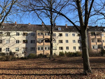 Bezugsfreie ruhige und zentral gelegene 2- Zimmerwohnung mit Blick ins Grüne